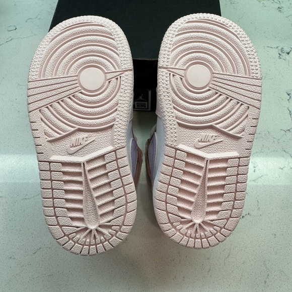 Nike Jordan Mid 1 Pink Lilac and white toddler girl high top gift new with box - Picture 4 of 9